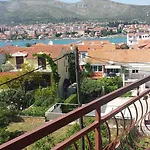 Mravak * Trogir