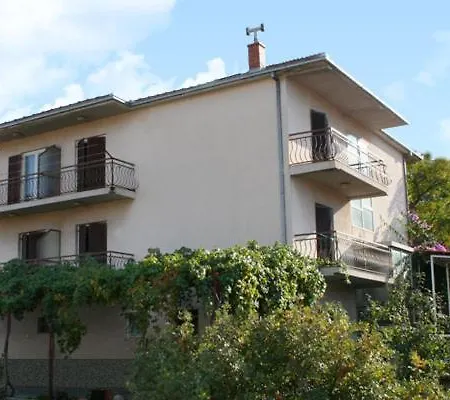 アパート Mravak トロギール