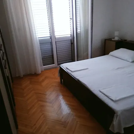 Mravak * トロギール