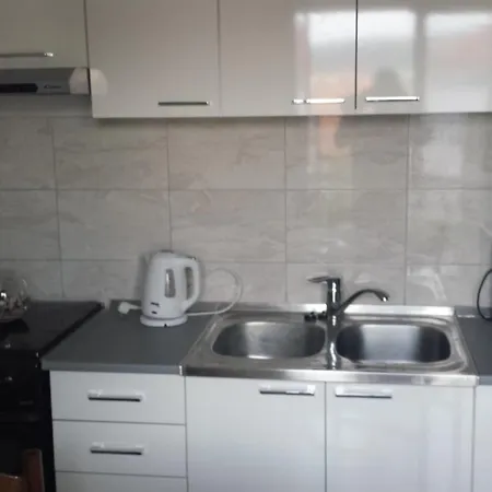 Mravak * トロギール