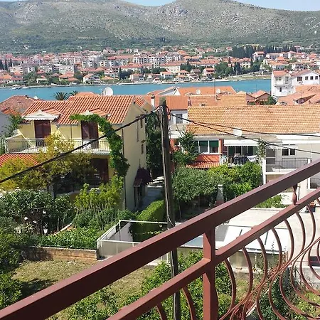 Mravak * トロギール