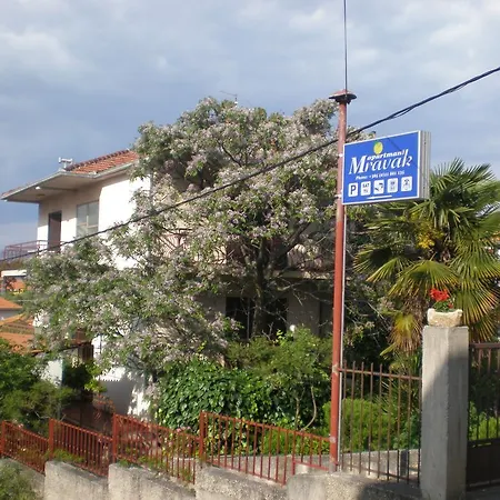 アパート Mravak *